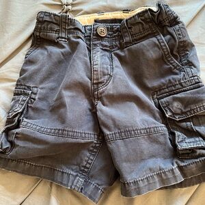Navy Baby Gap cargo shorts in size 2 year